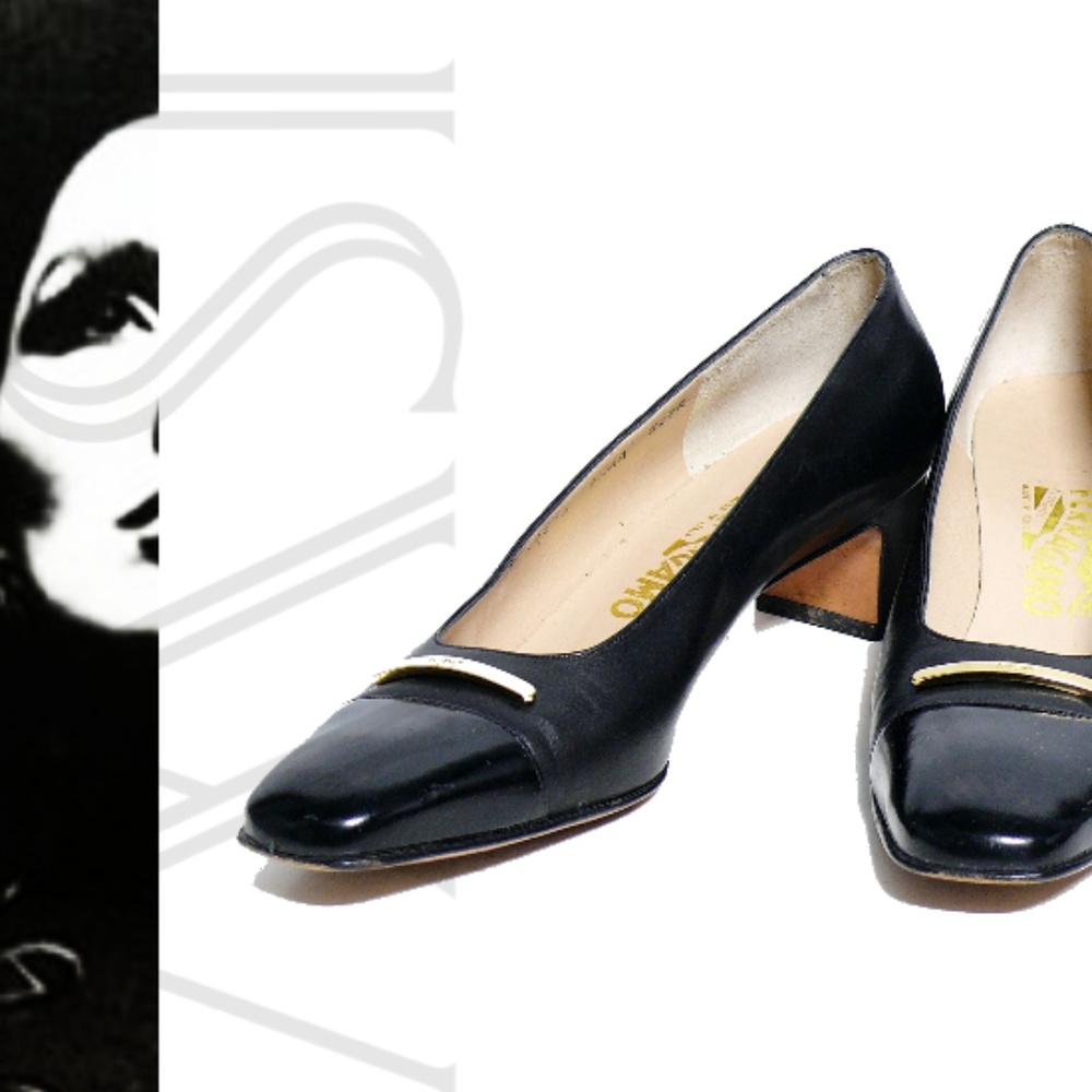 Salvatore ferragamo classic low heel  pumps